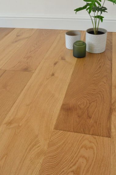 Aber Engineered Natural Oak Brushed and Lacquered 220mm x 15/4mm Wood Flooring