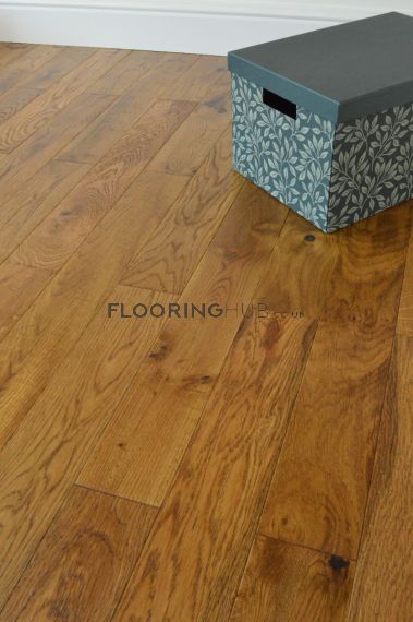 Midford Solid Golden Oak Brushed & Lacquered 90mm x 18mm Wood Flooring