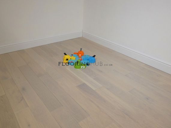 Limden Solid White Oak Brushed & Lacquered 110mm x 18mm Wood Flooring