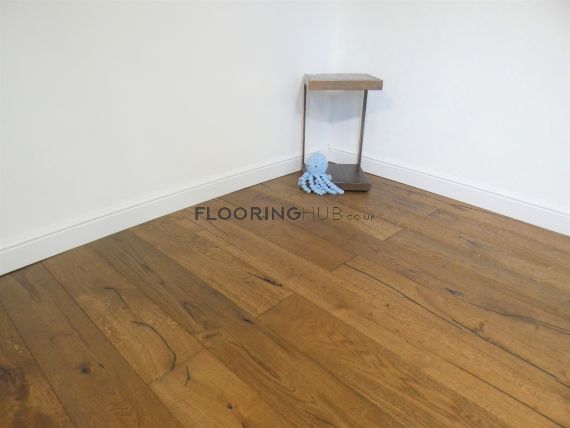 Barbrook Engineered Golden Oak Distressed and Oiled 190mm x 15/4mm Wood Flooring