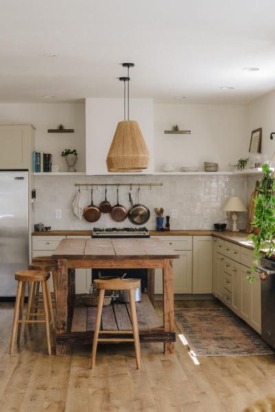 Country Living, Modern Style: Achieving the Farmhouse Look with Engineered Wood Flooring